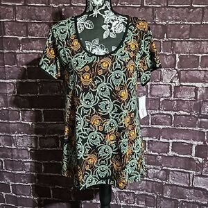 Lularoe Black Scarab Skull Beetle Short Sleeve Shirt